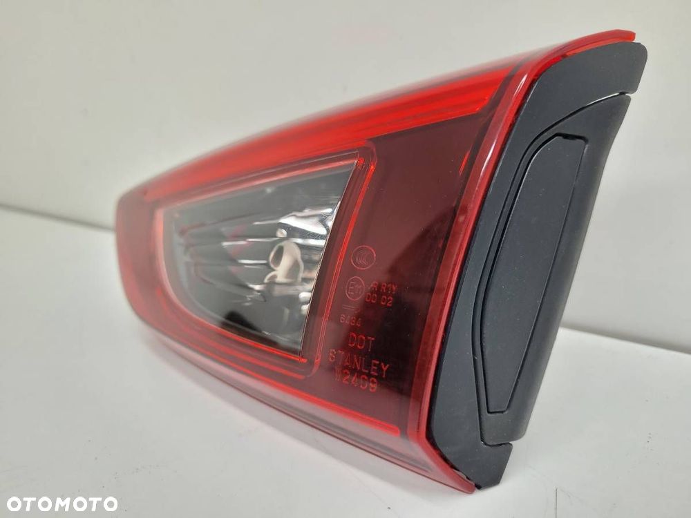 LAMPA TYŁ PRAWA W KLAPE MAZDA CX-3 DK DB2R513F0 EUROPA - 2