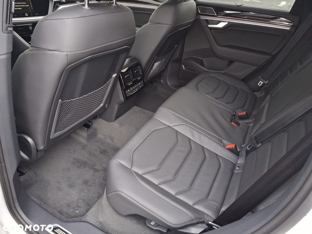 Volkswagen Touareg 3.0 V6 TDI 4Motion R-Line - 16