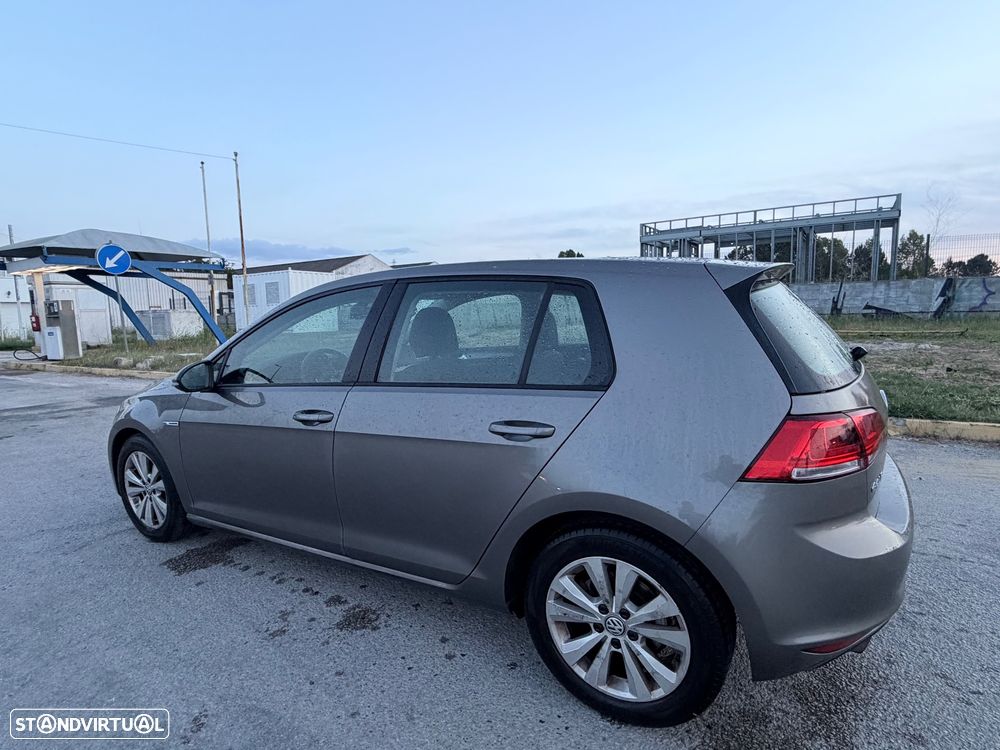 VW Golf 1.6 TDi BlueMotion Confortline - 6