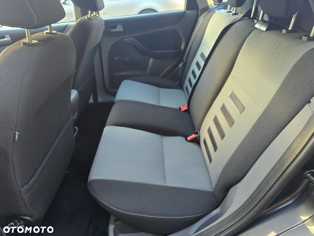 Ford Focus - 12