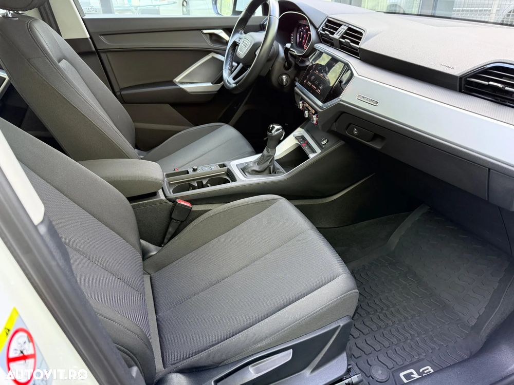 Audi Q3 2.0 35 TDI S tronic quattro S Line - 11