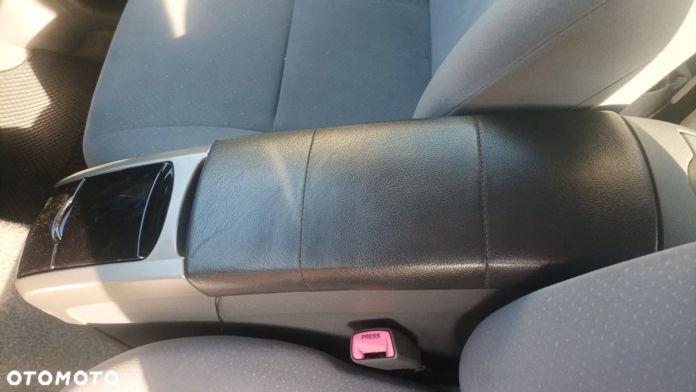 Toyota Prius - 26