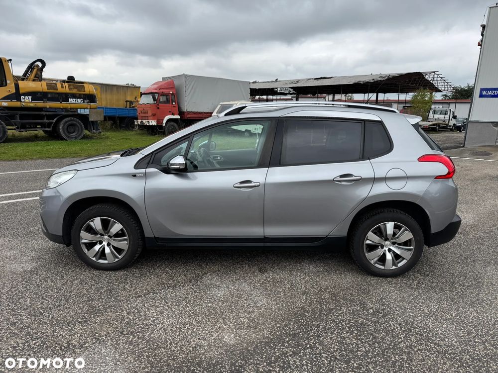 Peugeot 2008 1.2 Pure Tech Style S&S - 12