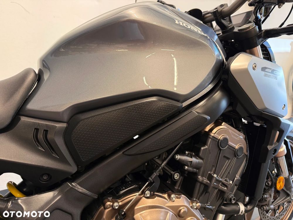 Honda CB - 32
