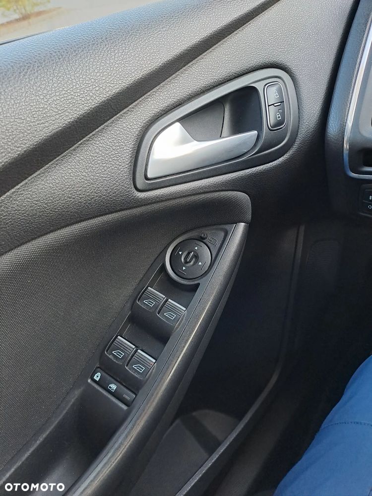 Ford Focus 2015 photo 2