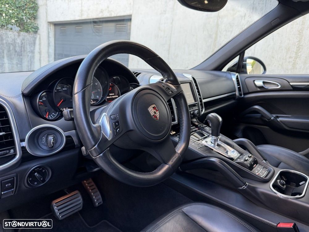 Porsche Cayenne S - 11