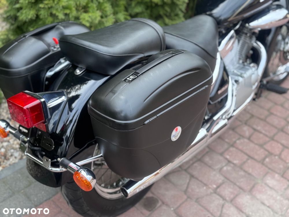 Suzuki Intruder - 22