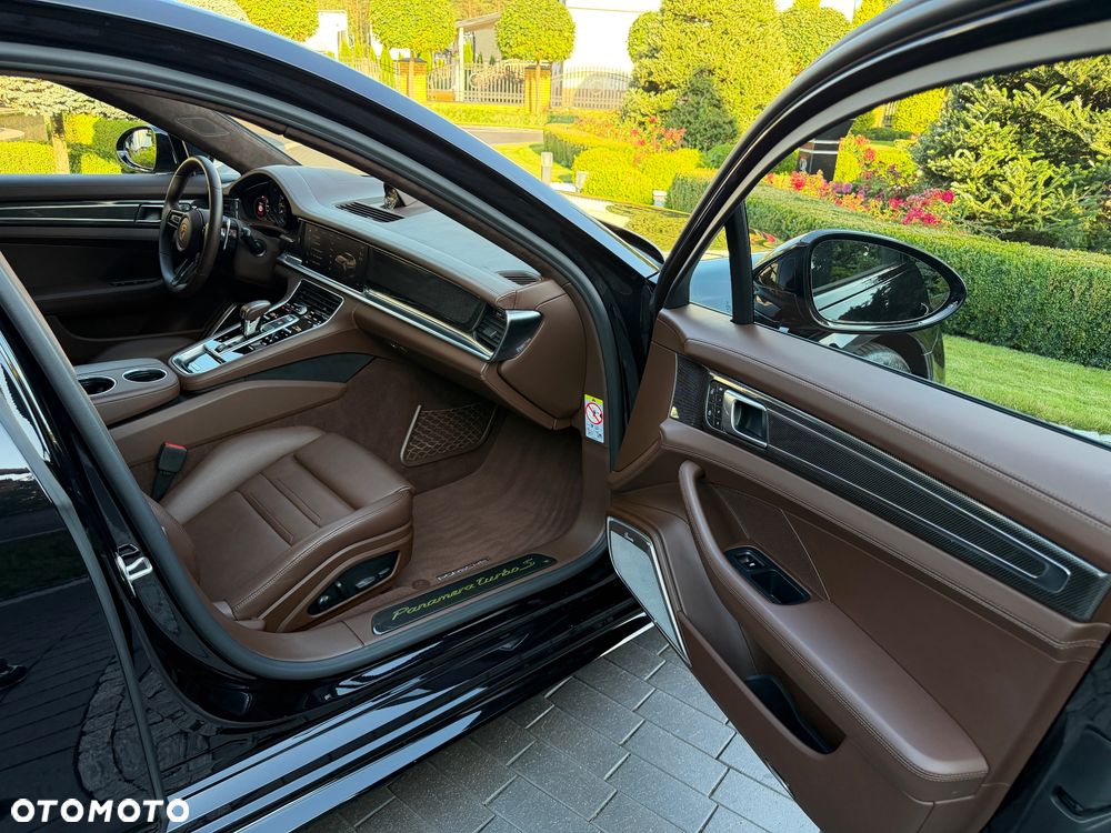 Porsche Panamera Turbo S - 26