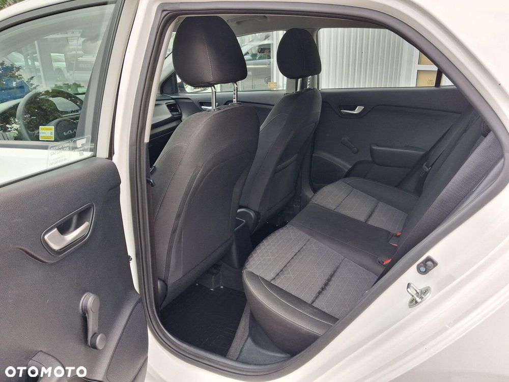 Kia Rio - 9