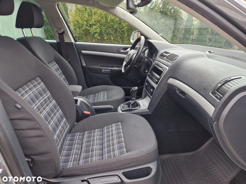 Skoda Octavia 1.8 TSI FAMILY - 35