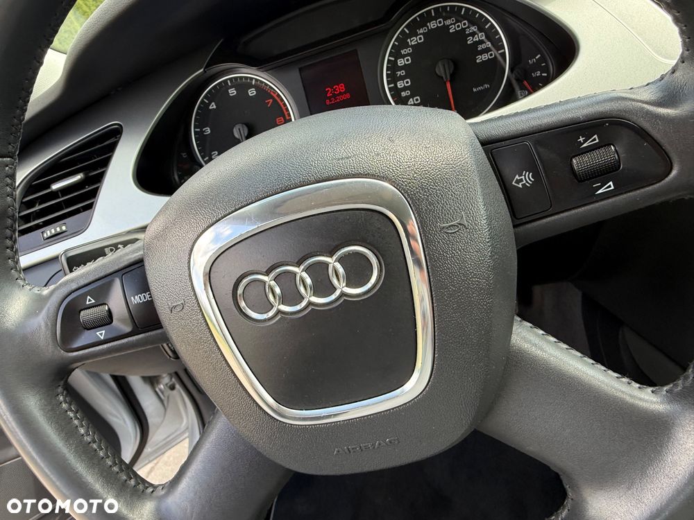 Audi A4 Limousine - 36
