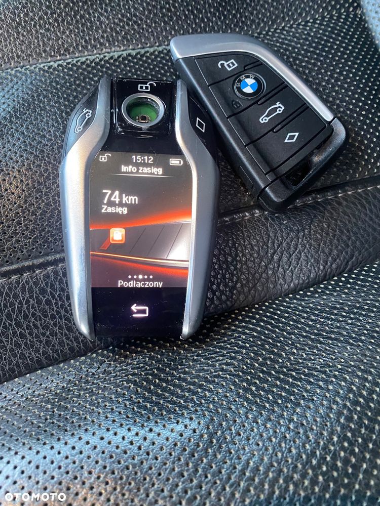 BMW Seria 5 525d - 32