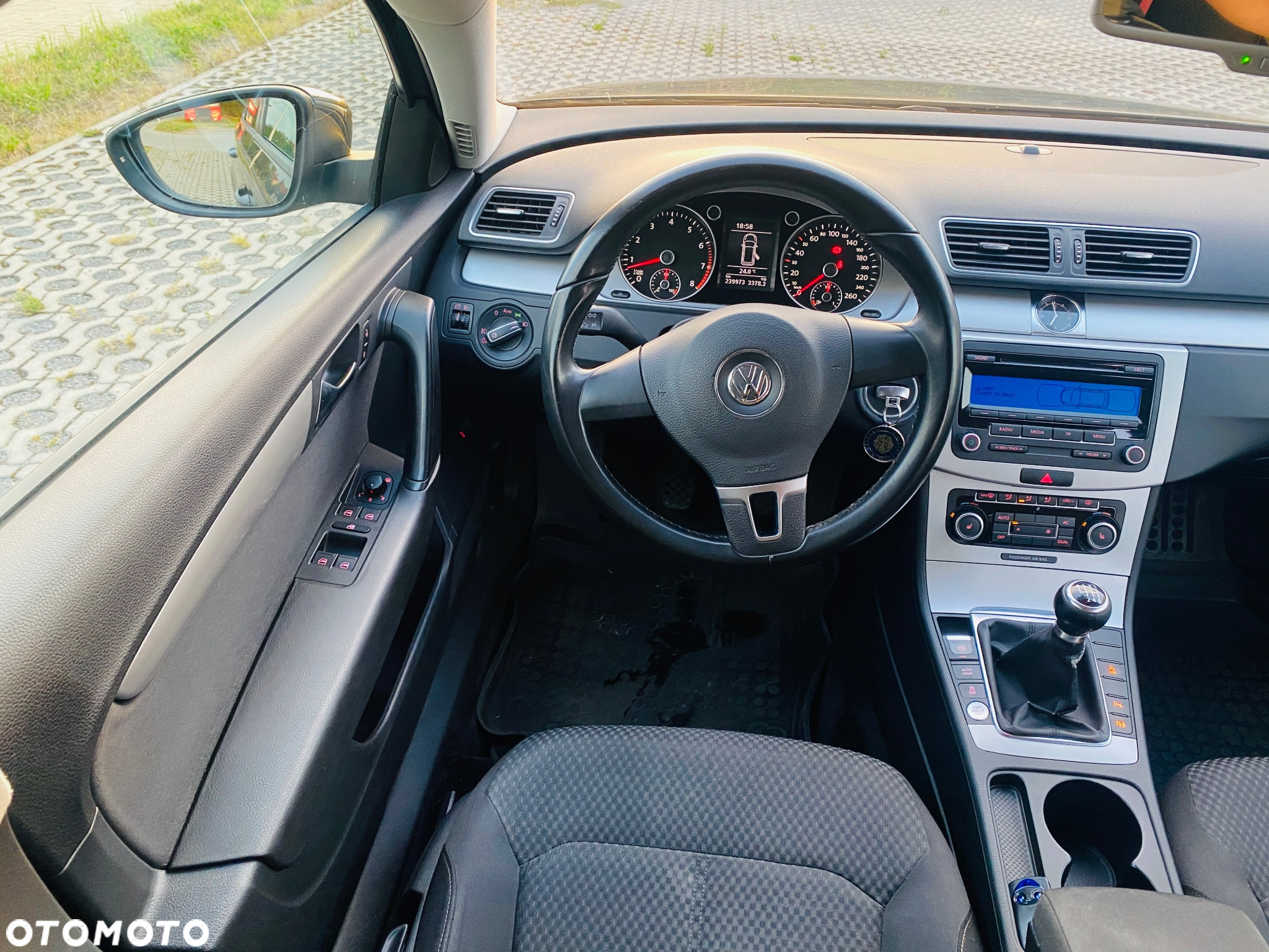 Volkswagen Passat 1.4 TSI BMT Comfortline - 16