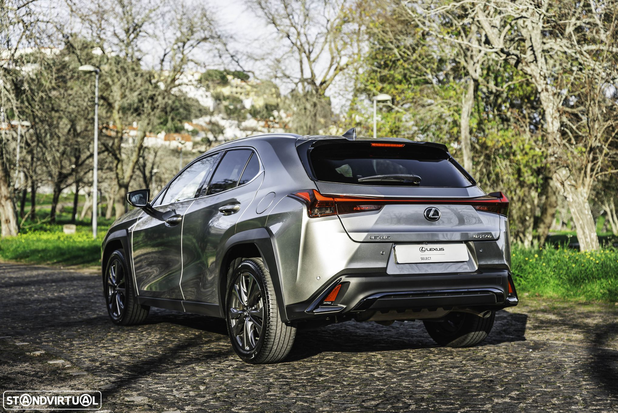Lexus UX 250h Sport (Ecrã 12.3) - 2