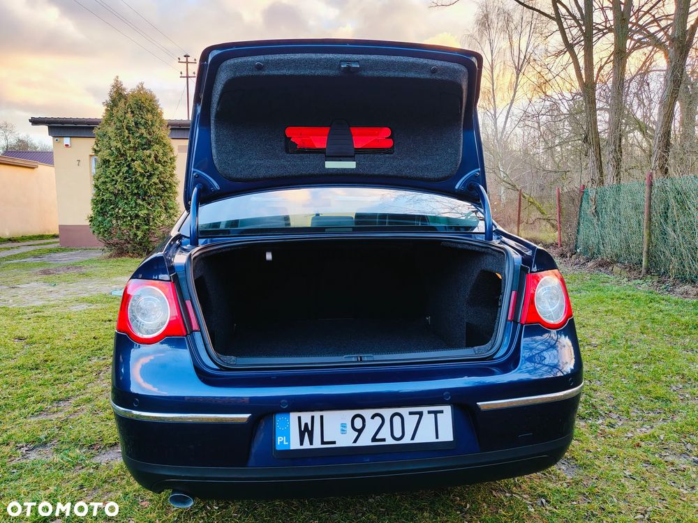 Volkswagen Passat 1.6 Comfortline - 13