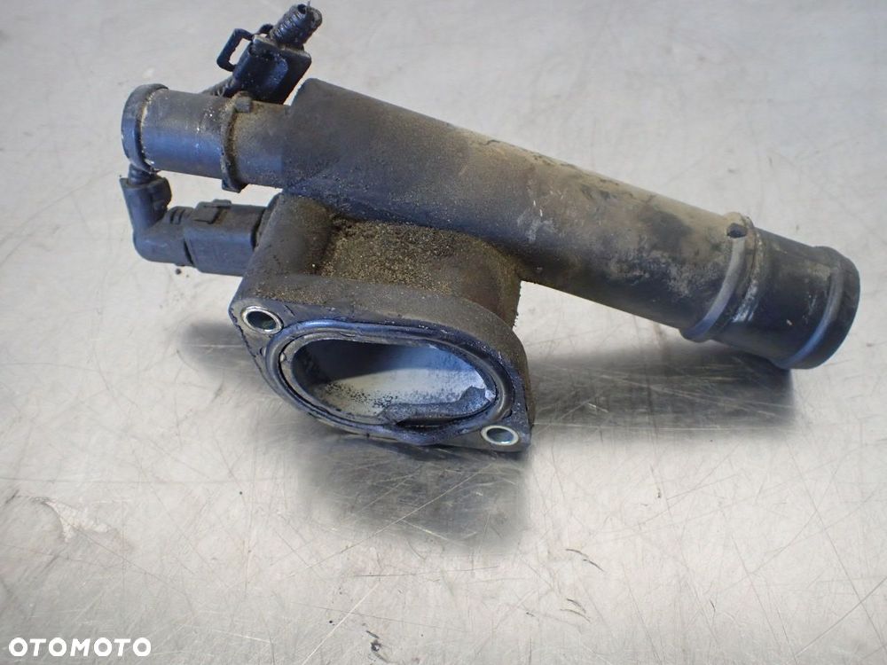 OBUDOWA TERMOSTATU VOLKSWAGEN PASSAT B6 2.0 038121132G - 2