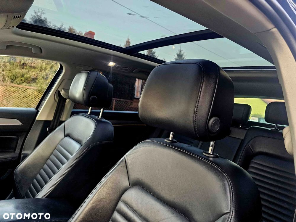 Volkswagen Passat Variant 2.0 TDI SCR 4Motion DSG Highline - 19