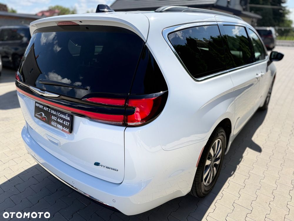 Chrysler Pacifica - 11