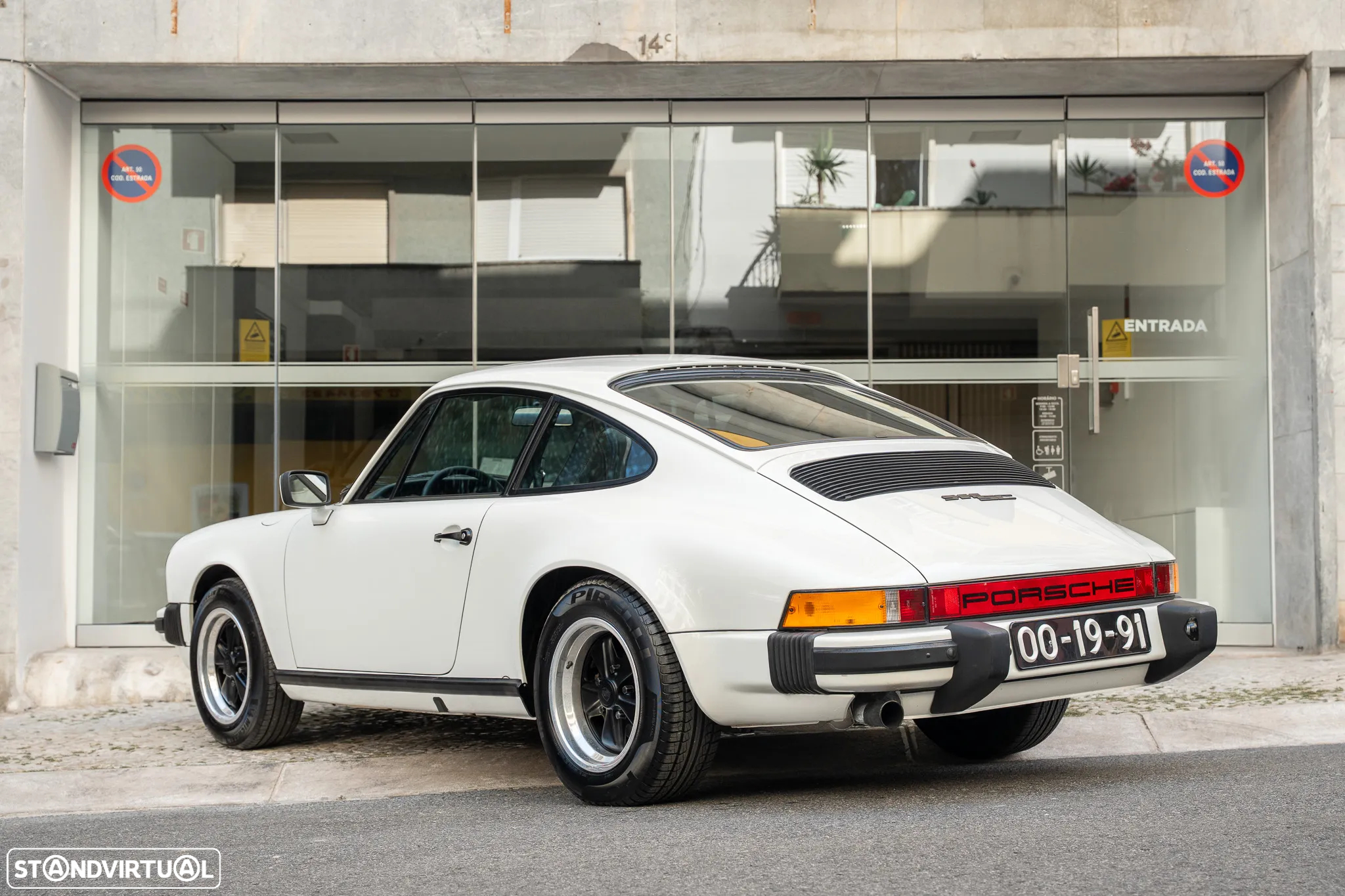 Porsche 911 Série G - 21
