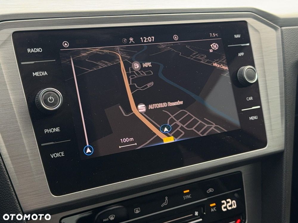 Volkswagen Passat - 21