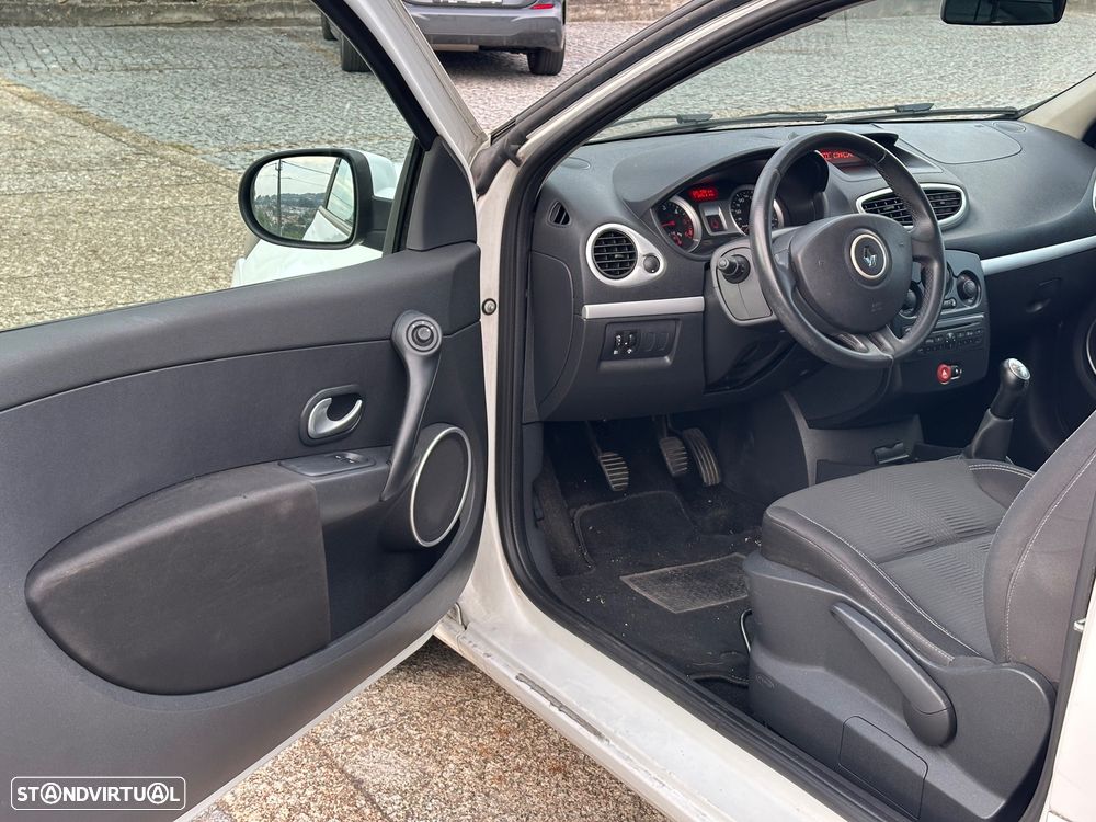 Renault Clio - 10