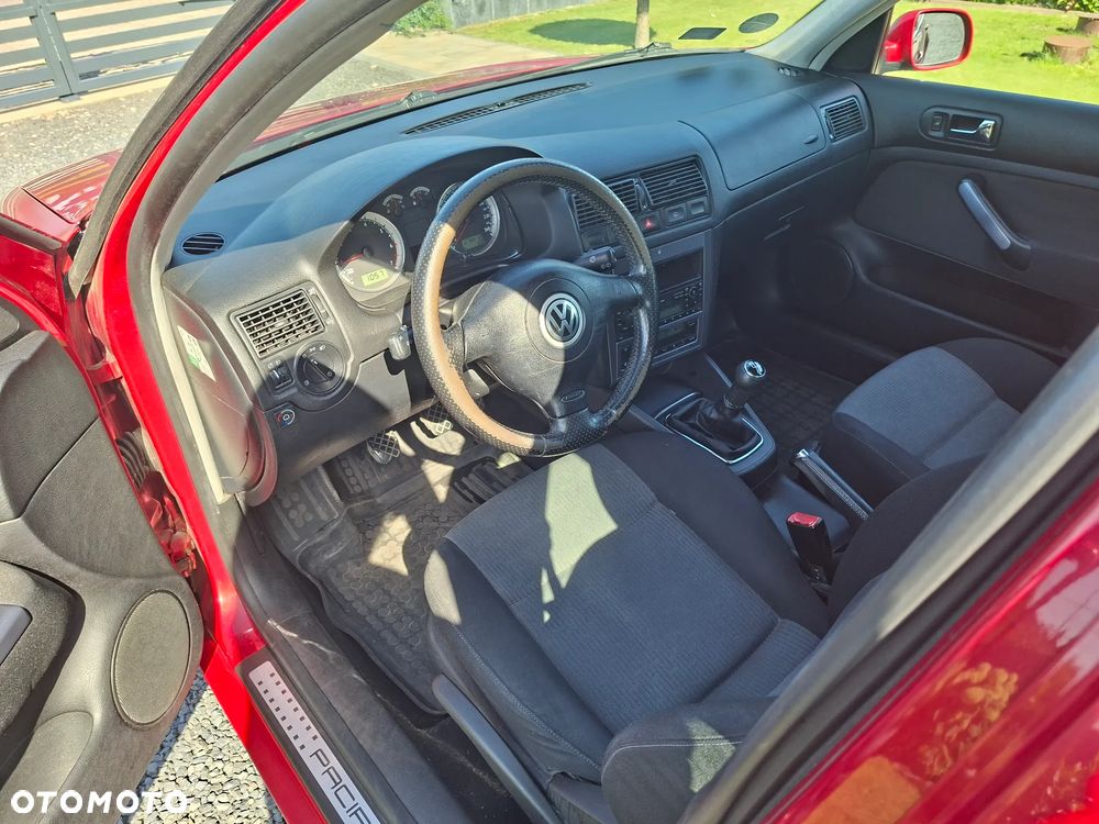 Volkswagen Golf - 22