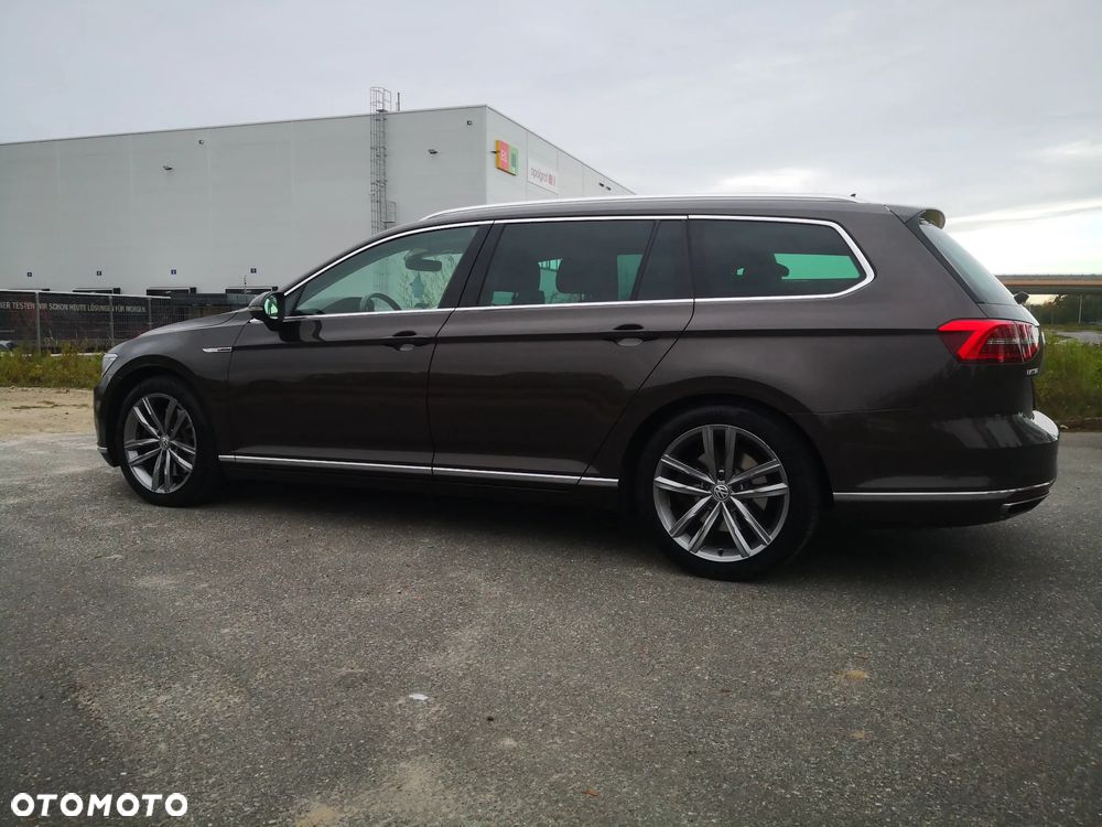 Volkswagen Passat - 16