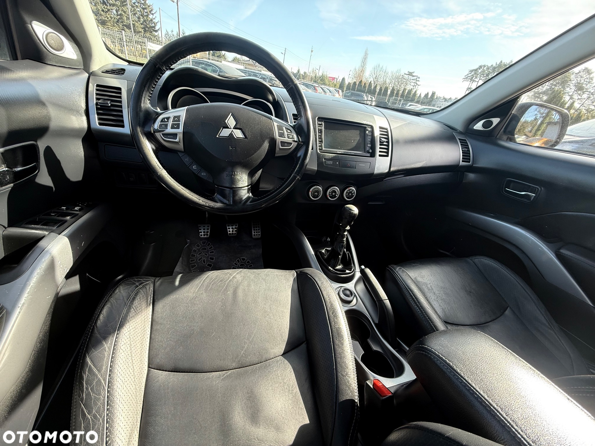 Mitsubishi Outlander 2.0 DID Intense + SE - 16