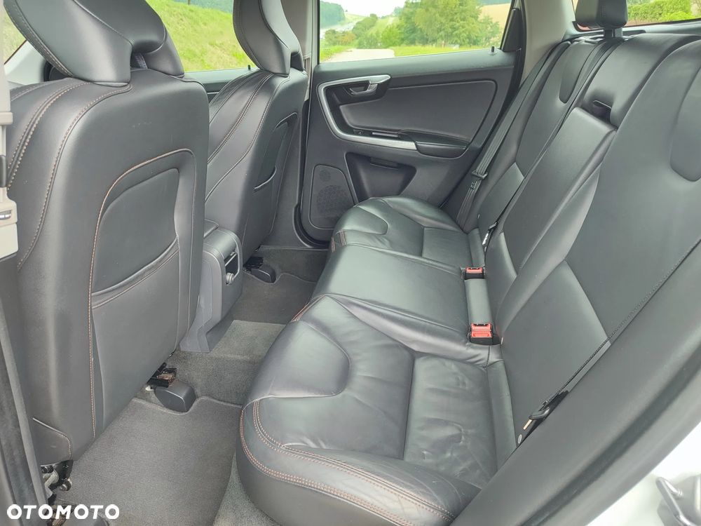 Volvo XC 60 D4 Geartronic Summum - 29