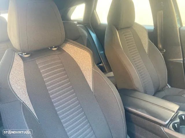 Peugeot 3008 PureTech 130 Stop & Start GPF Active Pack - 32