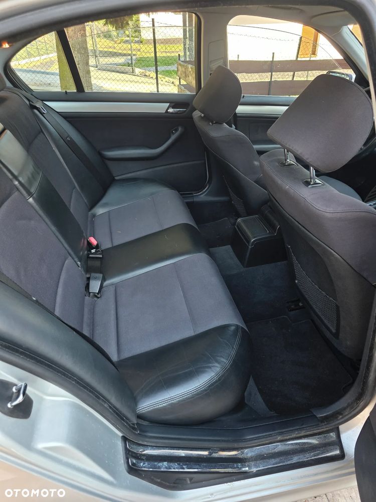 BMW Seria 3 325i Edition Sport - 7