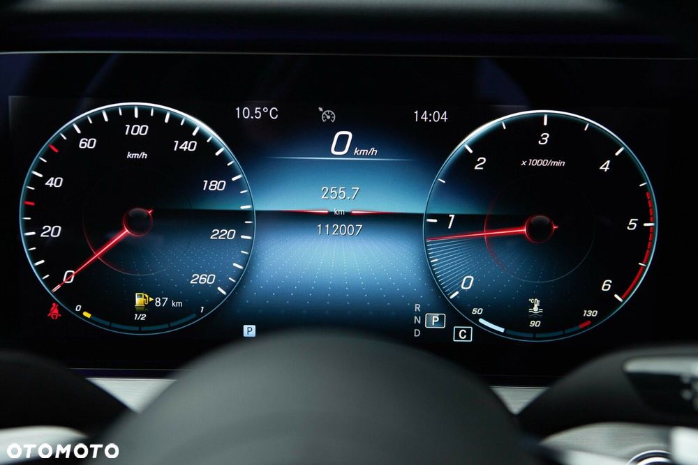 Mercedes-Benz Klasa E 220 d 4-Matic AMG/Avantgarde - 36