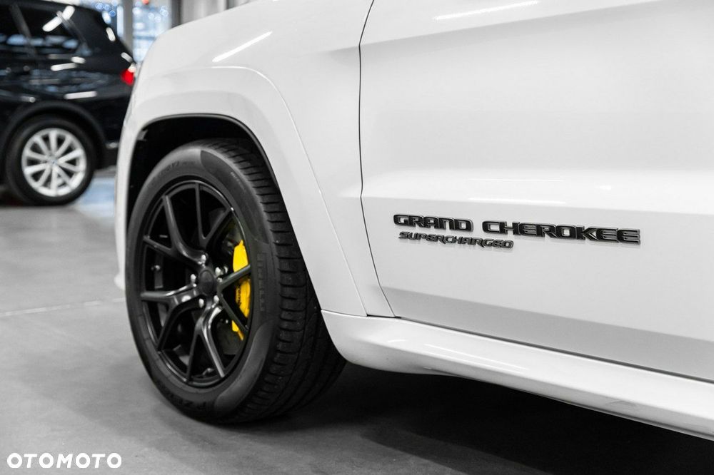 Jeep Grand Cherokee - 12