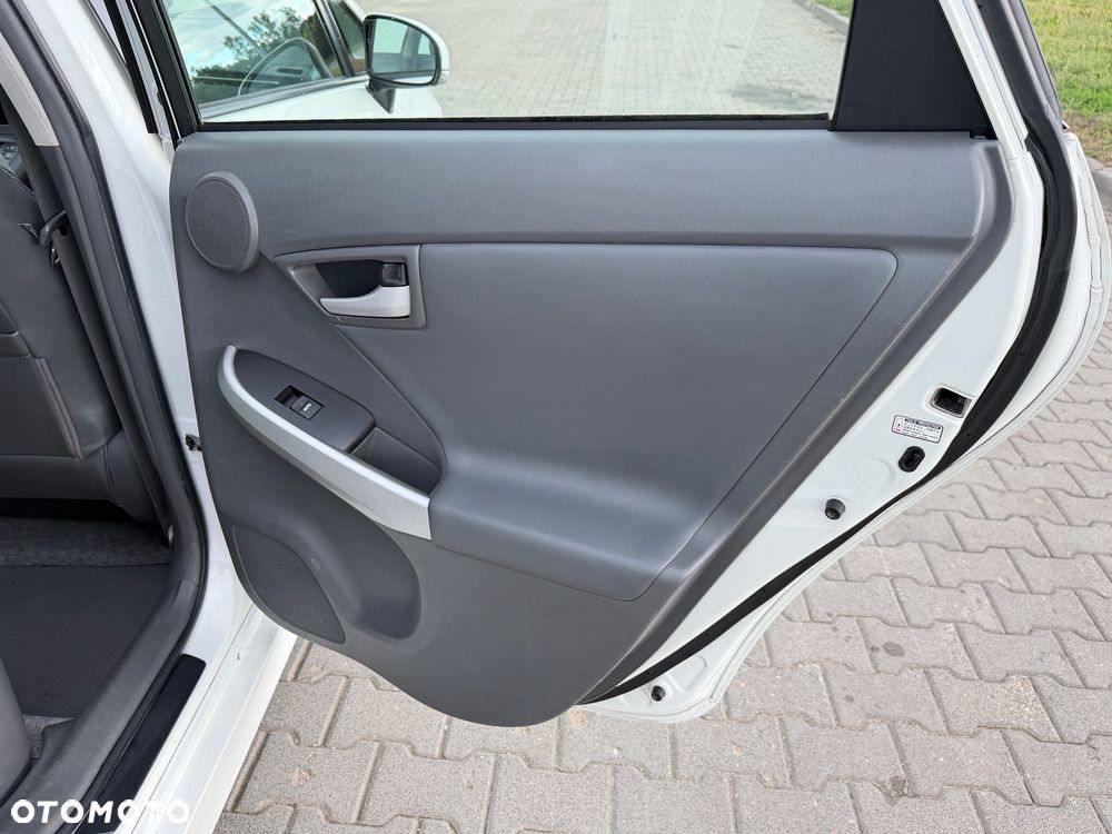 Toyota Prius 1.8 HSD Premium - 23