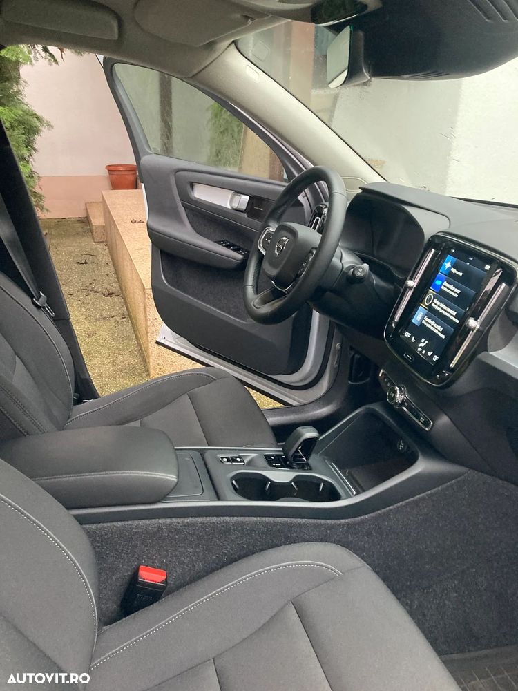 Volvo XC 40 B4 AT8 AWD Mild Hybrid Momentum Pro - 15