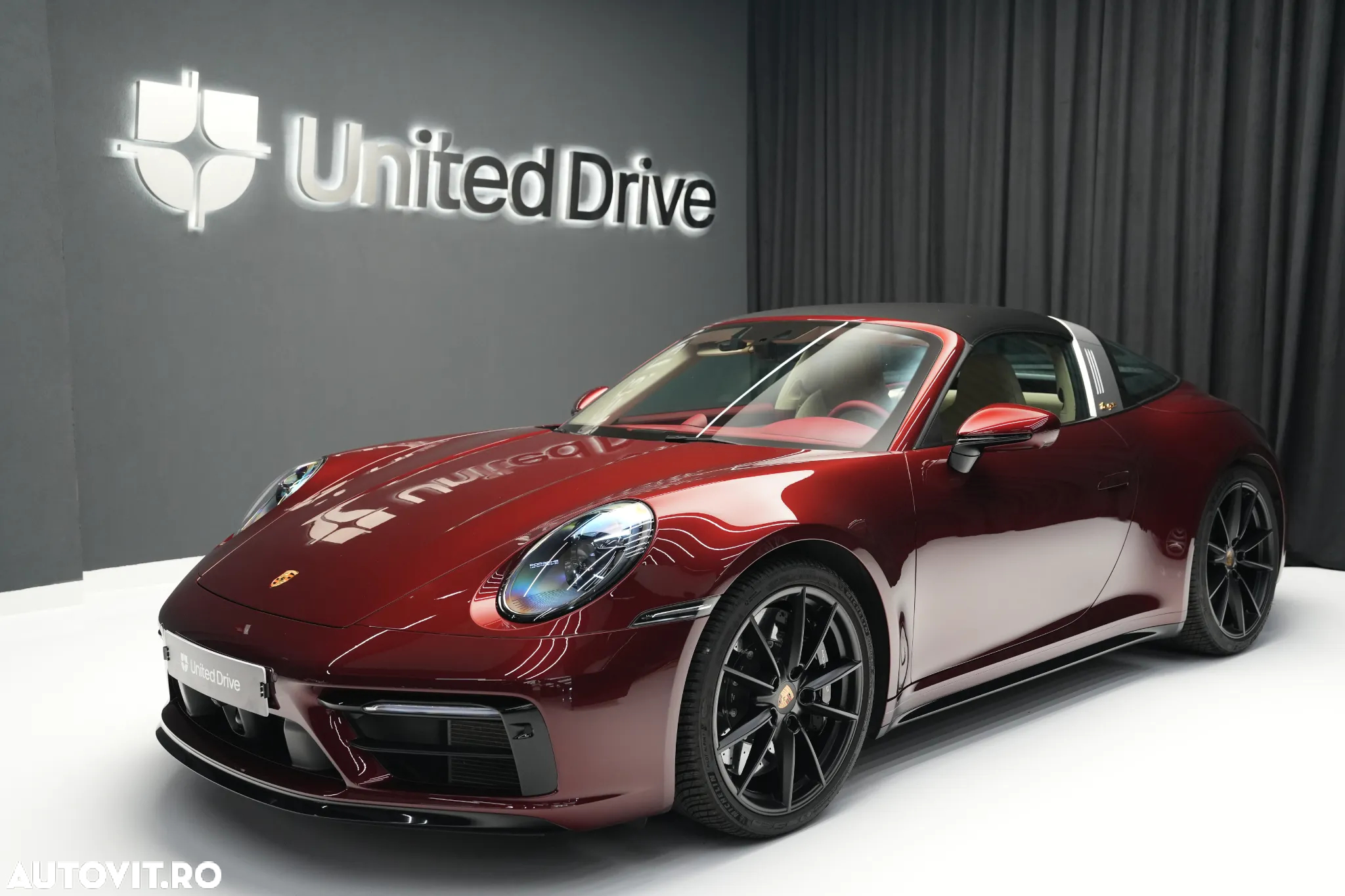 Porsche 911 Targa 4S PDK Heritage Design Edition - 12