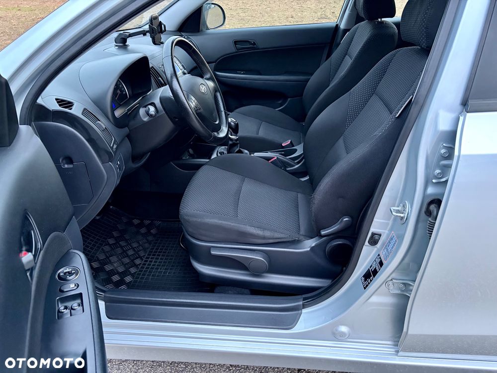 Hyundai i30 i30cw 1.4 Edition 20 - 19