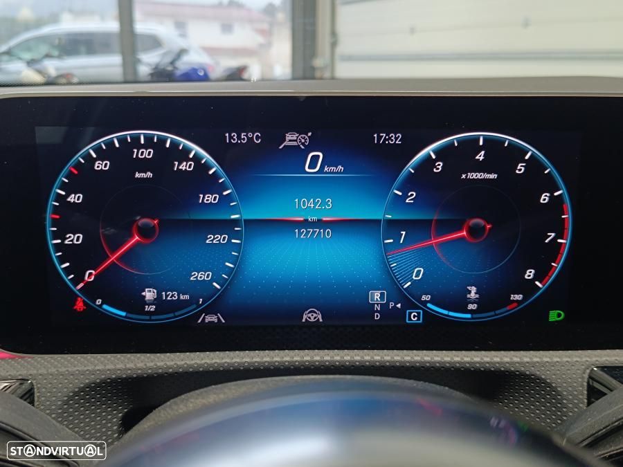 Mercedes-Benz A 220 4Matic 7G-DCT AMG Line - 21