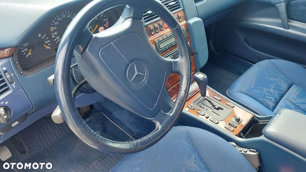 Mercedes-Benz Klasa E - 8