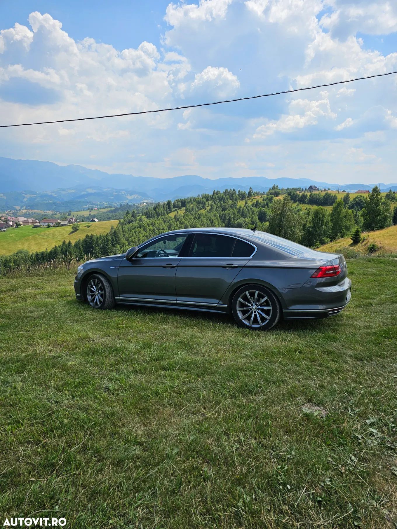 Volkswagen Passat - 1