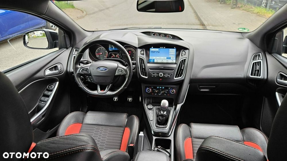 Ford Focus 2.0 EcoBoost ST mit Leder-Sport-Paket - 23