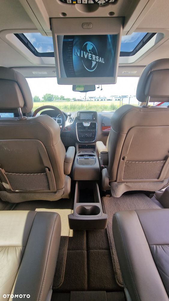 Chrysler Town & Country 3.6 Limited - 4