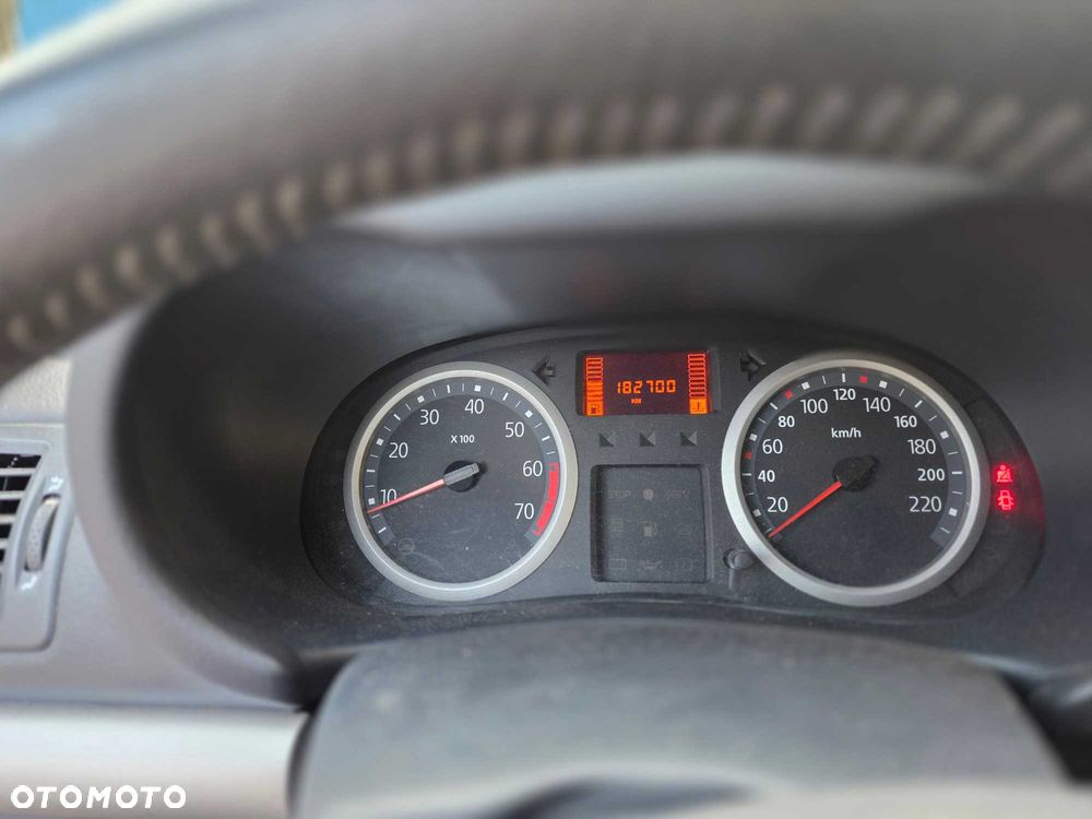 Renault Clio - 11