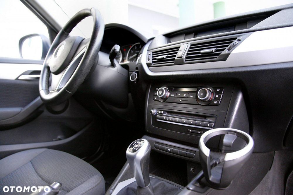 BMW X1 sDrive18i Sport Line - 12