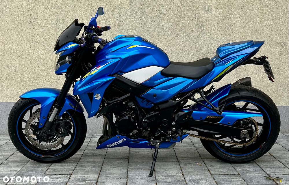 Suzuki GSX - 8