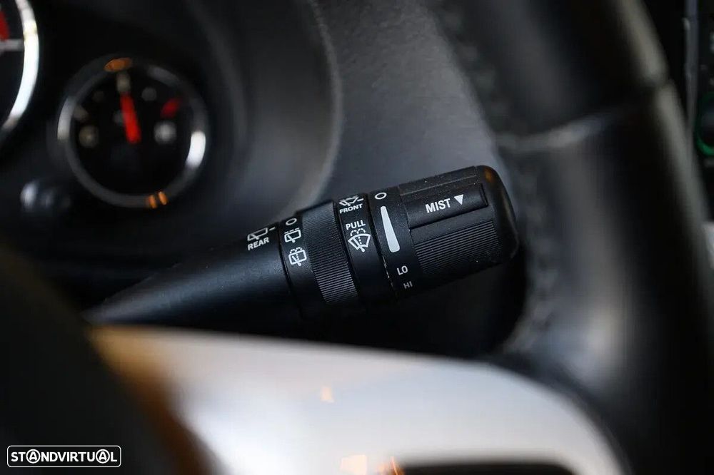 Jeep Wrangler 2.8 CRD Auto Sport - 33