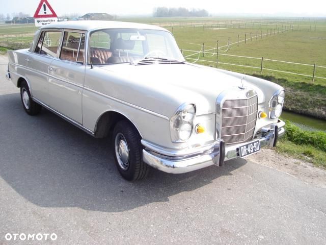 Mercedes-Benz Inny - 1