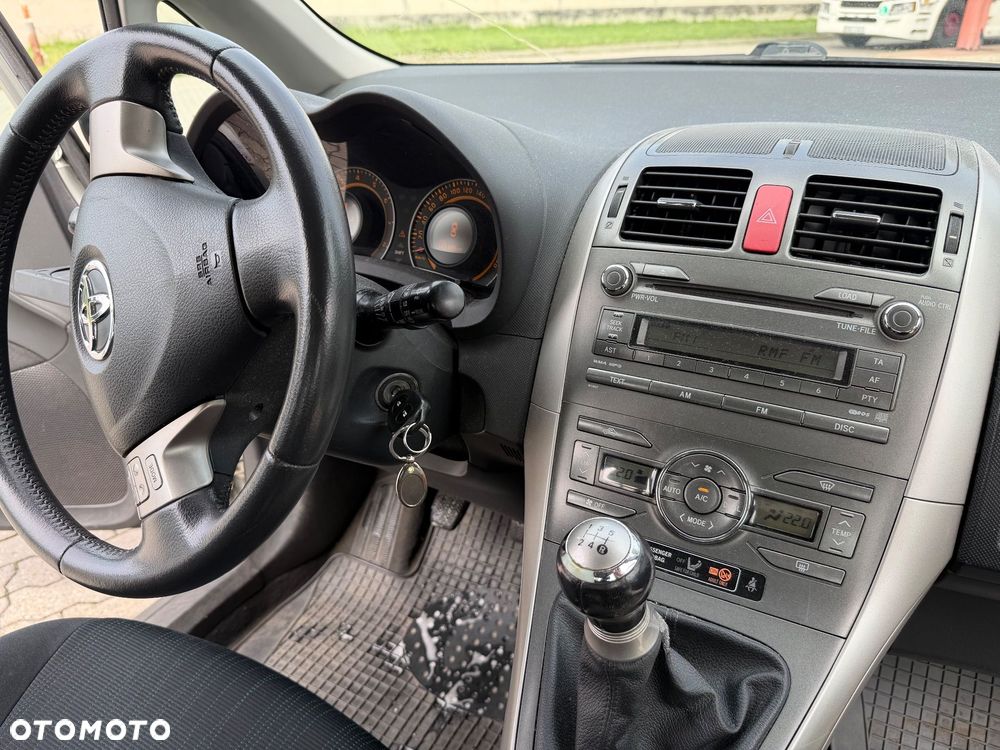 Toyota Auris 1.6 VVT-i Premium - 4
