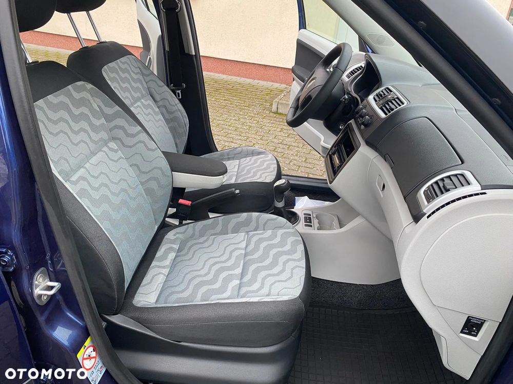 Skoda Fabia 1.2 HTP STYLE Edition - 21