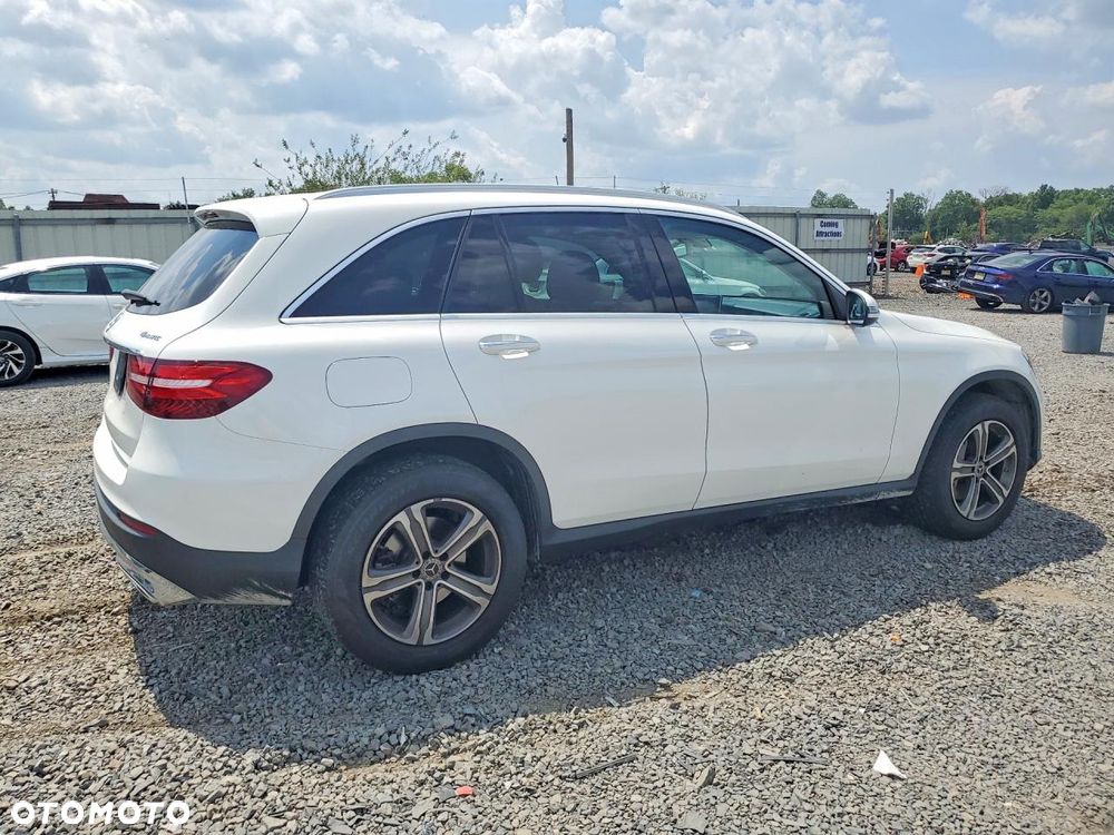 Mercedes-Benz GLC 300 4Matic 9G-TRONIC - 4